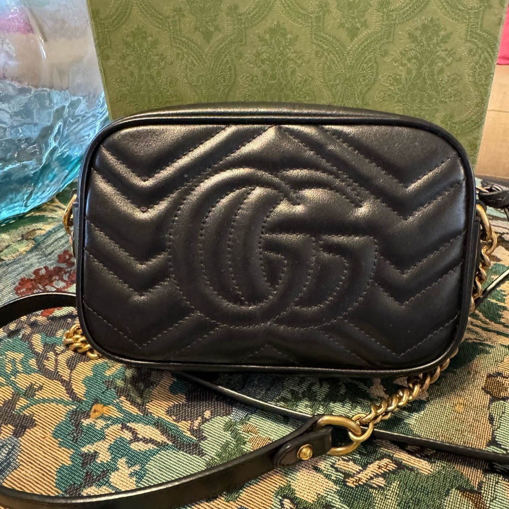 Gucci Black and Gold Women's Bag - Picture 3 of 9